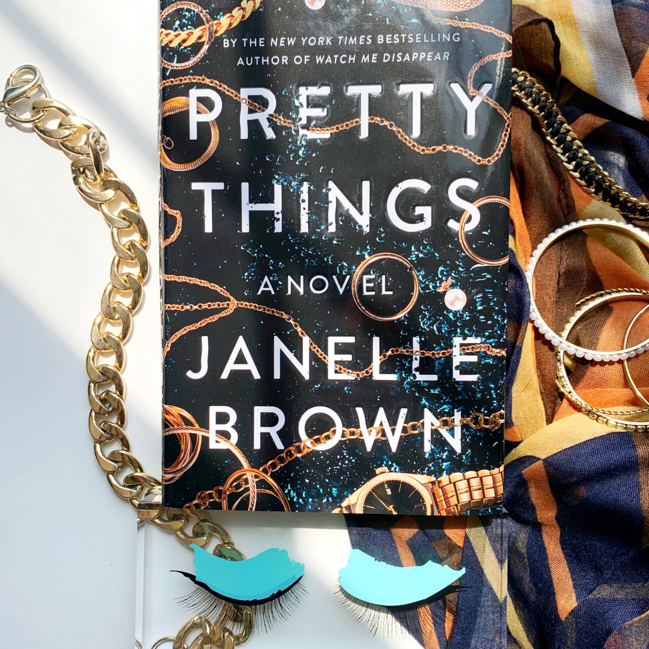 Pretty Things by Janelle Brown book cover